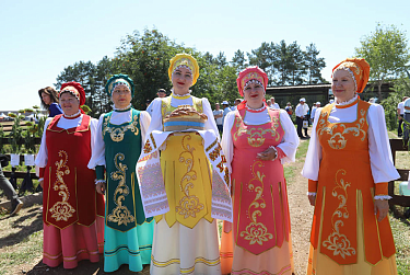 Областной День поля прошел в Октябрьском районе